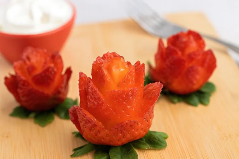 How to Make Strawberry Roses
